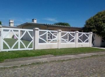 Casa · 231m² · 3 Quartos · 6 Vagas · Casa à venda - em Xangri-Lá