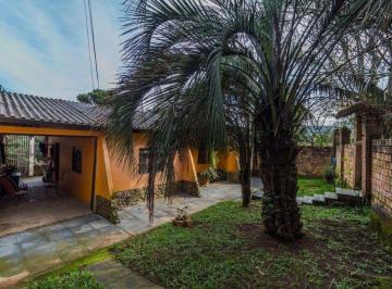 Casa · 180m² · 3 Quartos · Casa de 3 dormitórios no bairro Lomba do Pinheiro