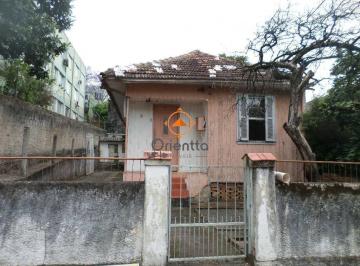 Casa · 50m² · 2 Quartos · Casa de madeira o terreno 8,50 por 28