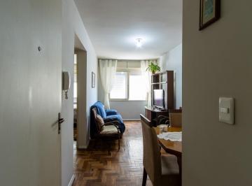 Apartamento · 40m² · 1 Quarto · 1 Vaga · Apartamento com 1 quarto com vaga coberta e escriturada no bairro Cristal.