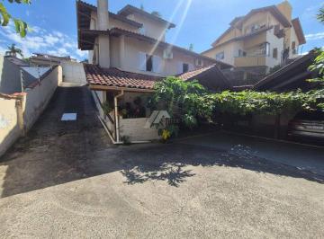 Casa · 235m² · 3 Quartos · 5 Vagas · Casa para alugar com 5 dormitórios Trindade Florianópolis