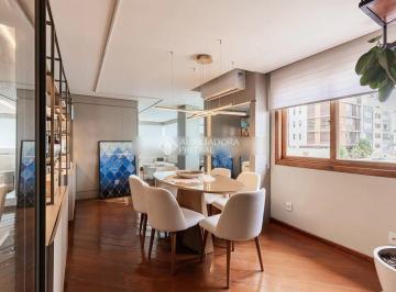 Apartamento · 208m² · 3 Quartos · 2 Vagas · Linda e reformada cobertura no Petrópolis.