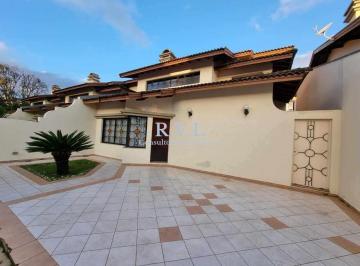 Foto 01 · Casa em condomínio para locação na Vila Santista em Atibaia-SP: 3 suítes, 2 salas, 4 banheiros, 2 va