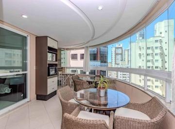Apartamento · 132m² · 3 Quartos · 2 Vagas · Apartamento à venda no Centro em Balneário Camboriú.