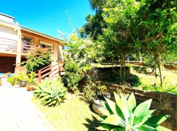 Casa · 252m² · 2 Quartos · 2 Vagas · Sobrado 2 dormitórios com suite , com piscina e arvores frutíferas no Cento de Nova Santa Rita