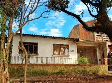 .jpg+2025-03-04 · Casa em Porto Alegre, no bairro Cavalhada, com 3 dormitório(s), e 3 banheiros, à