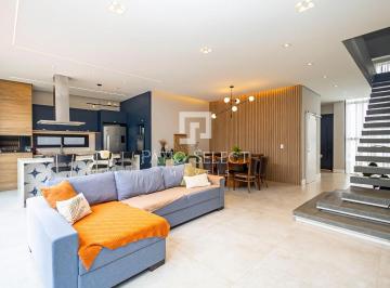 2 · Casa com 302.75 m², 3 quartos sendo 2 suítes à venda no bairro Campo Comprido.