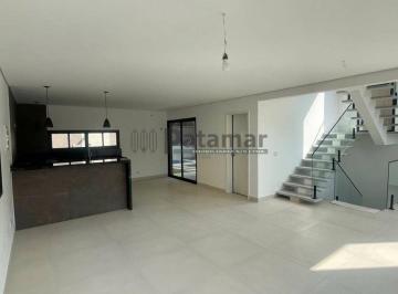 Casa · 221m² · 3 Quartos · 4 Vagas · Cond. Vila Verde (Km 36 R.Tavares) - Zero Km, moderna, 3 suites , piscina!