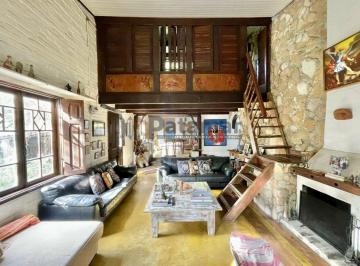 Casa · 441m² · 3 Quartos · 8 Vagas · Cond. Vila Real Moinho Velho - 3Quartos , (1 suite ) Casa rústica 90% TÉRREA.