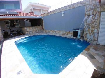 ggyxmvg2oty3zjc5njrjowq5_md · Casa com 5 Suítes e Piscina no Flórida
