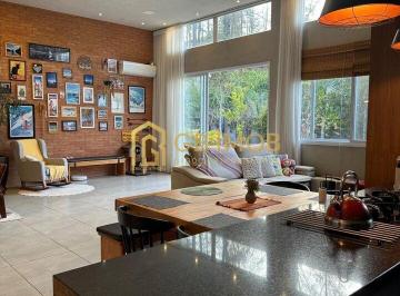 Casa · 272m² · 3 Quartos · 3 Vagas · Excelente casa à venda no Terra Caxambú