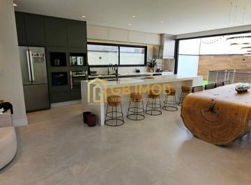Casa · 252m² · 4 Quartos · 4 Vagas · Casa Reserva Ermida II