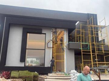 2985ab07a51baf8a97d8dc87365bb484d5b5e73e · Casa com 3 dormitórios sendo 3 suítes à venda, 257 m² por R$ 2.650.000 - Condomínio Vivant Urbanova 