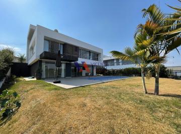 Casa · 344m² · 4 Quartos · 6 Vagas · Casa de alto padrão com 4 quartos e seis vagas, Condomínio Montserrat em Betim. 
