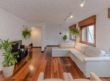 Apartamento · 137m² · 3 Quartos · 2 Vagas · Apartamento com 3 quartos, 1 vaga e elevador no Petrópolis, Porto Alegre.