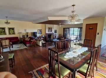 Apartamento · 500m² · 3 Quartos · 4 Vagas · Casa de Cinema na Glória, com 500m² de área privada, 3 dormitórios, piscina, horta, lareira, elevado