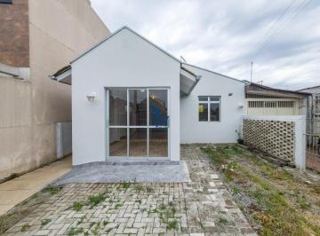 Casa · 50m² · 1 Quarto · 2 Vagas · Casa para alugar no Capão Raso.