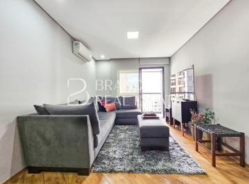 Apartamento · 95m² · 3 Quartos · 2 Vagas · Apartamento á venda em Moema, andar alto, 95m², 3 quartos, 2 suítes 2 vagas, varanda, portaria 24h.
