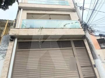 Casa · 250m² · 5 Quartos · 4 Vagas · Sobrado de 250m2, 4 suítes, varandas, área gourmet envidraçada, 4 vagas na Vila Amália