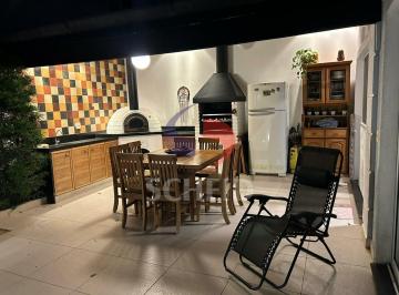 Casa · 228m² · 4 Quartos · 3 Vagas · Casa Condomínio Fechado Hipica