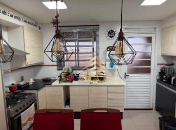 a61b2dddd071b77bdb5de34c7d6fac241fe57aeb · Sobrado em Condomínio Fechado em Bonsucesso – 2 Dormitórios, Planejados e 2 Vagas