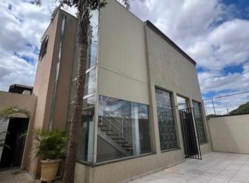 Casa · 170m² · 3 Quartos · 4 Vagas · Casa Alto Padrão em Vila São Bernardo, Campinas/SP