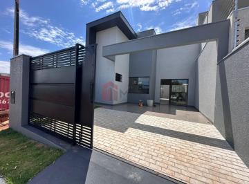 Foto 02 · Imperdível oportunidade: Casa à venda em Umuarama-PR, Jardim Cerejeiras! 3 quartos, 1 suíte, 1 sala,