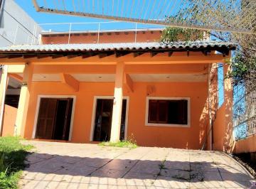Casa · 400m² · 6 Quartos · 4 Vagas · Excelente casa comercial no bairro Glória!