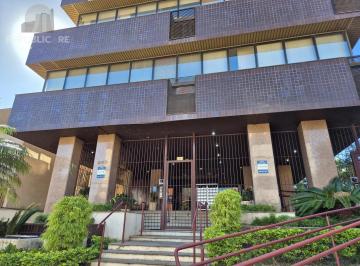 Comercial · 175m² · 7 Quartos · 2 Vagas · Sala com 6 divisórias e 2 vagas