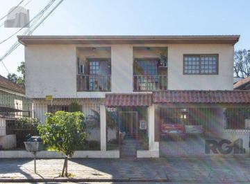 Casa · 329m² · 3 Quartos · 5 Vagas · Casa de alvenaria, 3 quartos, 1 suíte, 4 banheiros e 5 vagas de garagem.