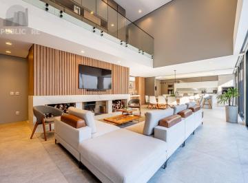 Casa · 412m² · 5 Quartos · 3 Vagas · Casa ampla e aconchegante no Alphaville com piscina e segurança 24h