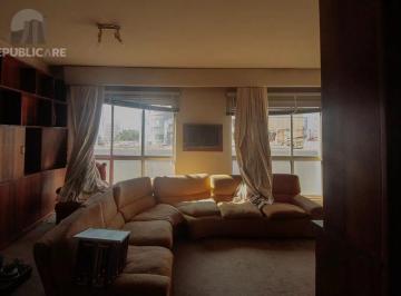 Apartamento · 204m² · 4 Quartos · 2 Vagas · Vende-se apartamento com 4 quartos (1 suíte), 204 m² e 2 vagas - Rio Branco