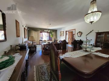 Casa · 390m² · 4 Quartos · 4 Vagas · Casa térrea com 04 quartos e com 04 vagas de garagem