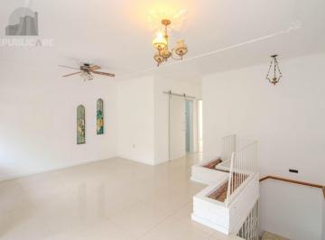 Casa · 190m² · 3 Quartos · 2 Vagas · Casa com 3 dormitórios no Bairro Jardim Floresta