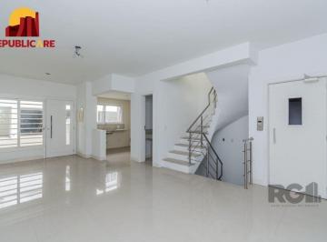 Casa · 251m² · 3 Quartos · 3 Vagas · Excelente casa em condomínio de 251m² com 3 suítes e elevador!