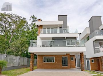 Casa · 300m² · 3 Quartos · 4 Vagas · Viva o Privilégio de Ter o Guaíba como Quintal