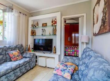 Casa · 90m² · 3 Quartos · 2 Vagas · Casa térrea com 3 dormitórios, amplo pátio e 2 vagas de garagem cobertas.