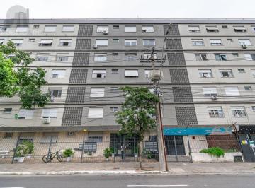 Apartamento · 66m² · 2 Quartos · Apartamento 2 dormitorios, no Menino Deus reformado