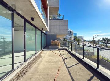 Apartamento · 230m² · 3 Quartos · 4 Vagas · Belíssimo apartamento com projeto diferenciado e vista deslumbrante para o pôr d