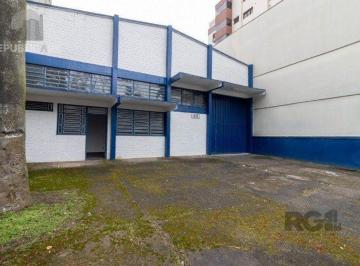 Comercial · 300m² · 3 Quartos · Excelente deposito amplo, de alvenaria em Petrópolis, Br. do Amazonas, c/330 m2