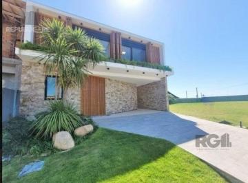 Casa · 271m² · 4 Quartos · 2 Vagas · Casa à venda - no Centro