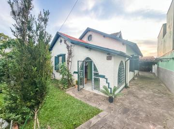 Casa · 300m² · 3 Quartos · 2 Vagas · Casa Residencial com 3 Quartos, sendo 1 suíte e 3 Banheiros, no Bairro Santa Ter