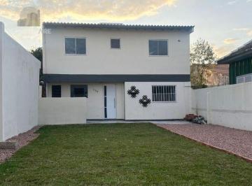 Casa · 90m² · 2 Quartos · 3 Vagas · Sobrado de 2 dormitórios ambos suíte! a poucos metros do centro do bairro.