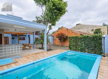Casa · 176m² · 4 Quartos · 2 Vagas · Casa 4 quartos/suite/banheira/piscina/Canoas