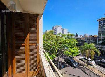 Apartamento · 87m² · 3 Quartos · Apartamento 3 dormitórios com sacada na Cristóvão