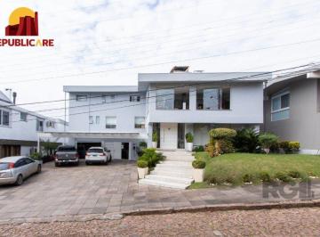 Casa · 564m² · 6 Quartos · 4 Vagas · Casa em condominio . com 6 suites, sendo 3 suítes master com closet e hidro.