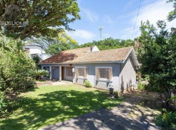 Casa · 218m² · 4 Quartos · 7 Vagas · Casa à venda - em Espírito Santo