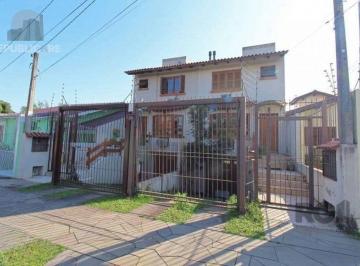 Casa · 175m² · 3 Quartos · 3 Vagas · Ampla casa de 175 m² com 3 dormitórios e 3 vagas de garagem