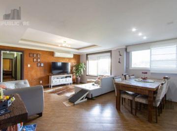 Apartamento · 125m² · 3 Quartos · 1 Vaga · Apartamento reformado de 124m² privativos- 3 dormitórios sendo 1 suíte no bairro