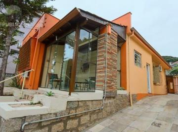 Casa · 164m² · 3 Quartos · 3 Vagas · Casa em Petrópolis Porto Alegre